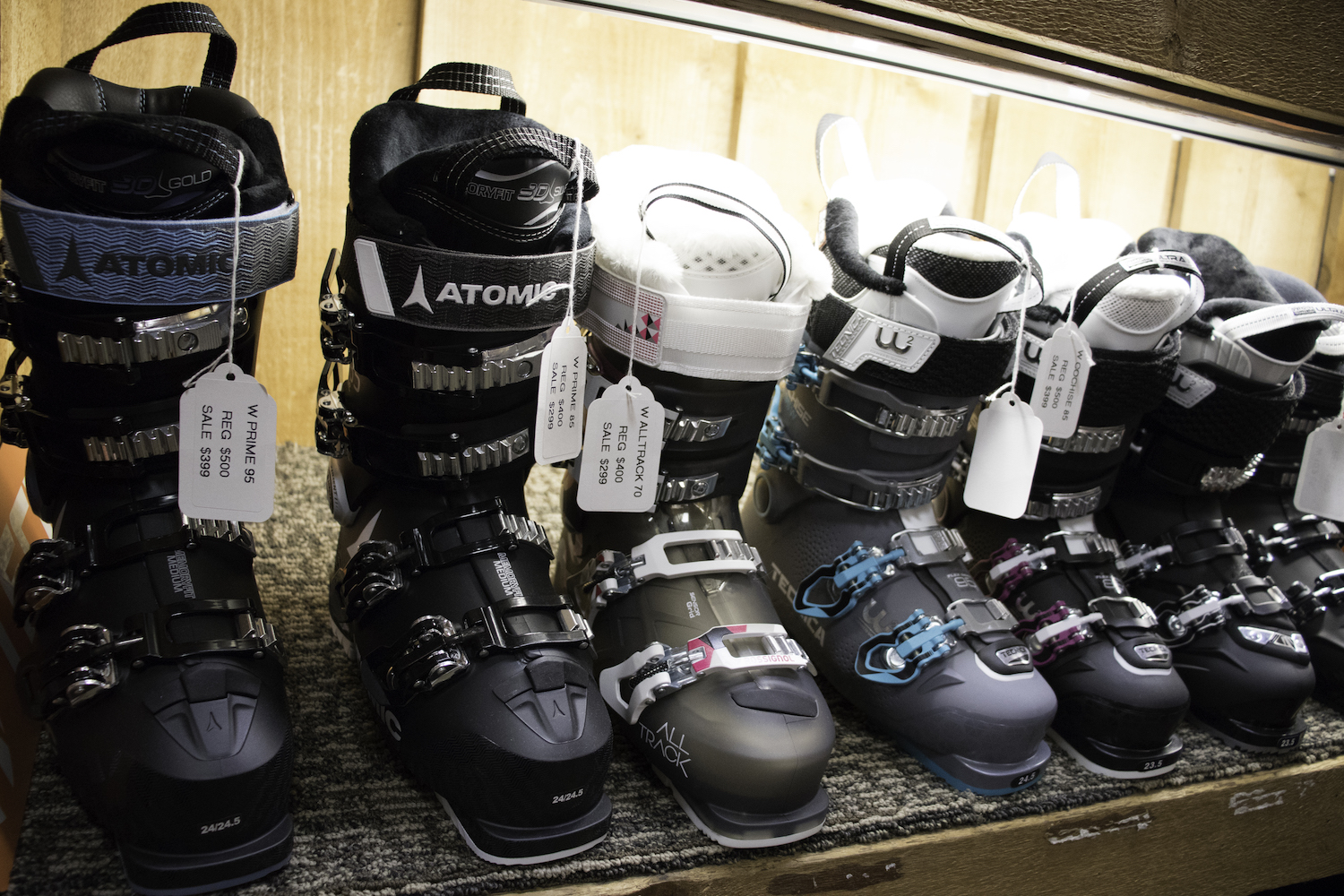 Scandinavian Ski and Snowboard Shop